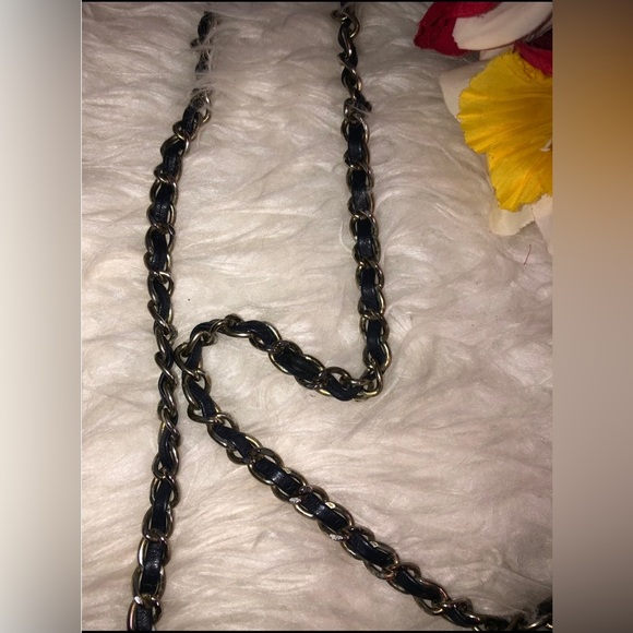 🌺vintage C-C bag 🌺 - Picture 9 of 12